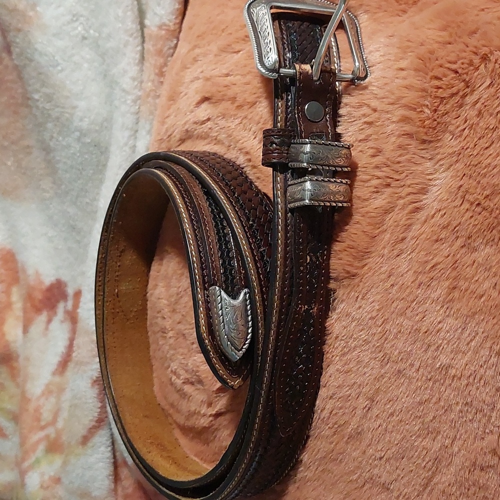 Mens genuine all leather Ranger Belt with buckle.